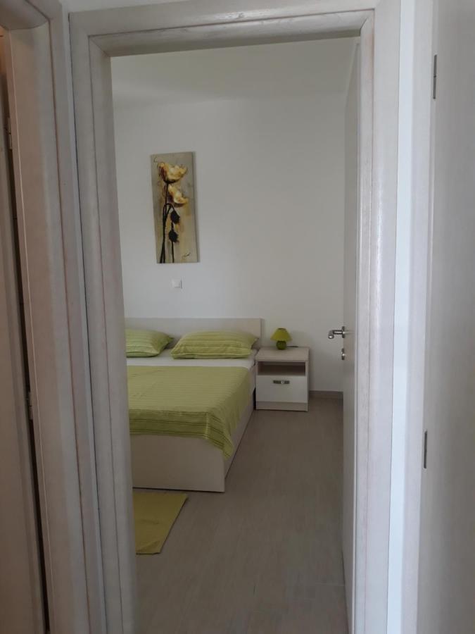 Apartment With Free And Private Parking Makarska Exteriör bild