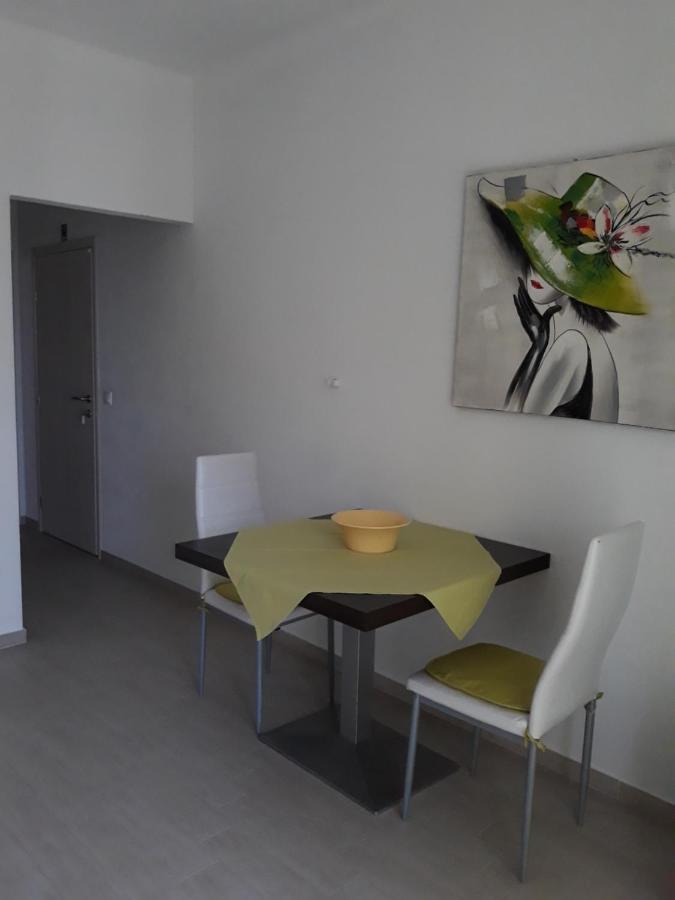 Apartment With Free And Private Parking Makarska Exteriör bild