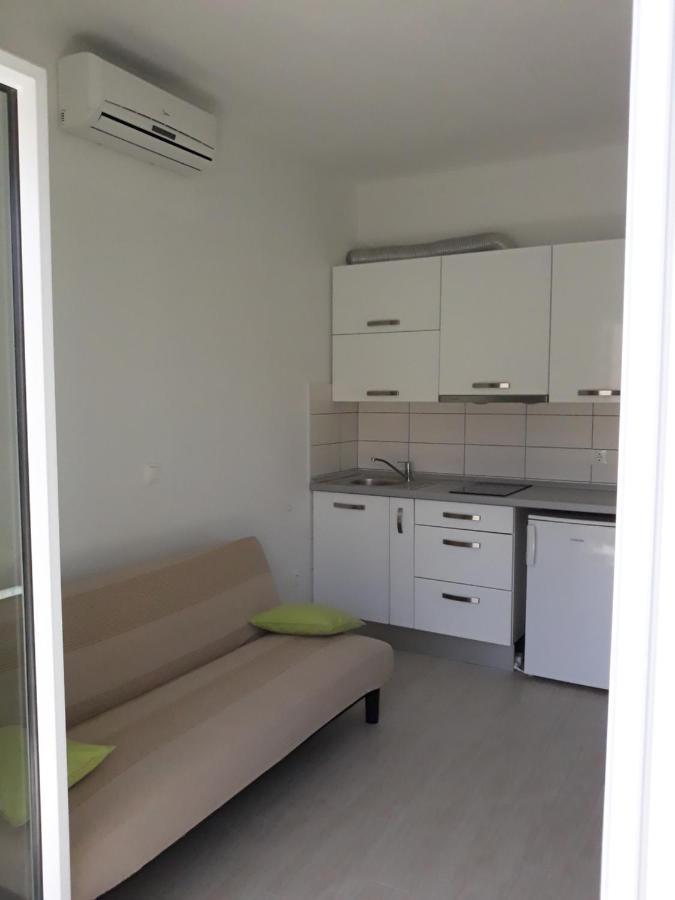 Apartment With Free And Private Parking Makarska Exteriör bild