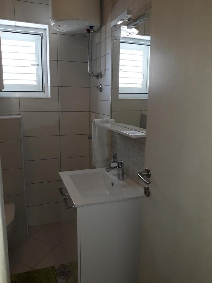 Apartment With Free And Private Parking Makarska Exteriör bild