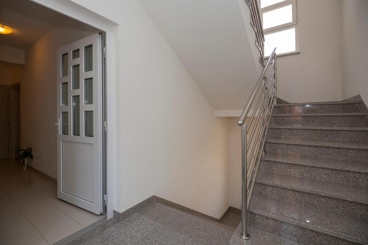 Apartment With Free And Private Parking Makarska Exteriör bild