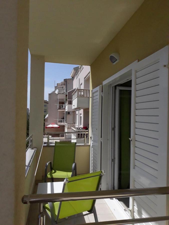 Apartment With Free And Private Parking Makarska Exteriör bild